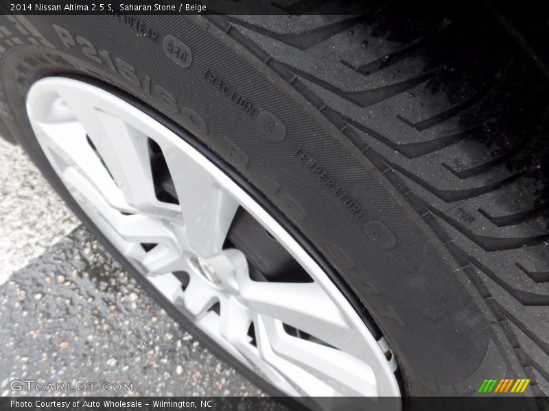 Saharan Stone / Beige 2014 Nissan Altima 2.5 S