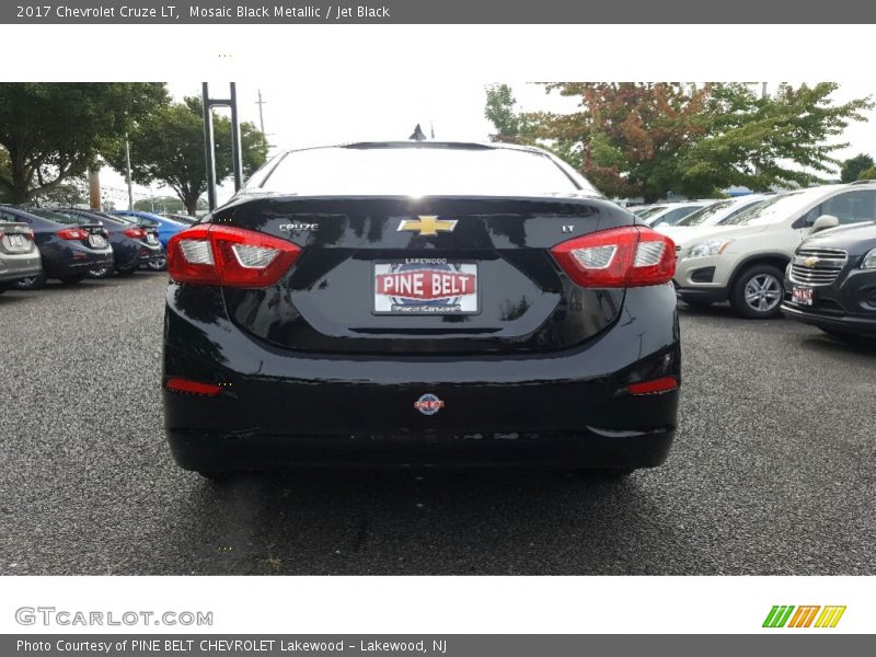 Mosaic Black Metallic / Jet Black 2017 Chevrolet Cruze LT