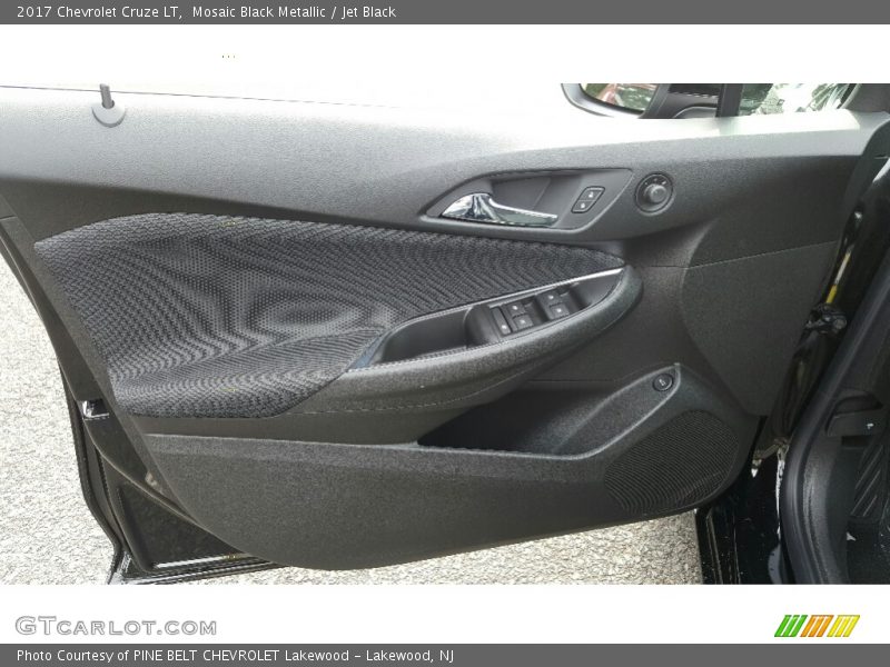 Mosaic Black Metallic / Jet Black 2017 Chevrolet Cruze LT