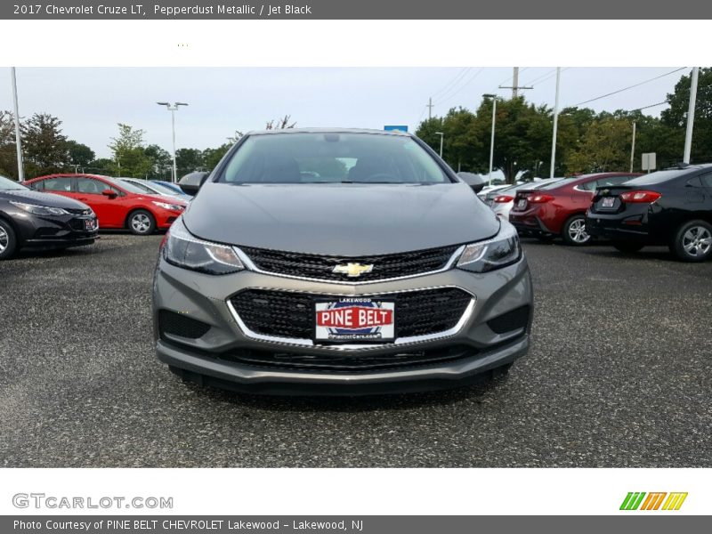 Pepperdust Metallic / Jet Black 2017 Chevrolet Cruze LT
