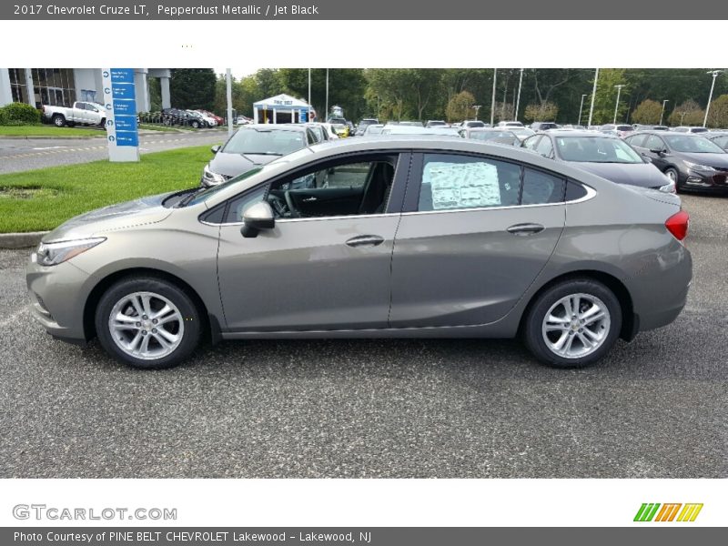 Pepperdust Metallic / Jet Black 2017 Chevrolet Cruze LT