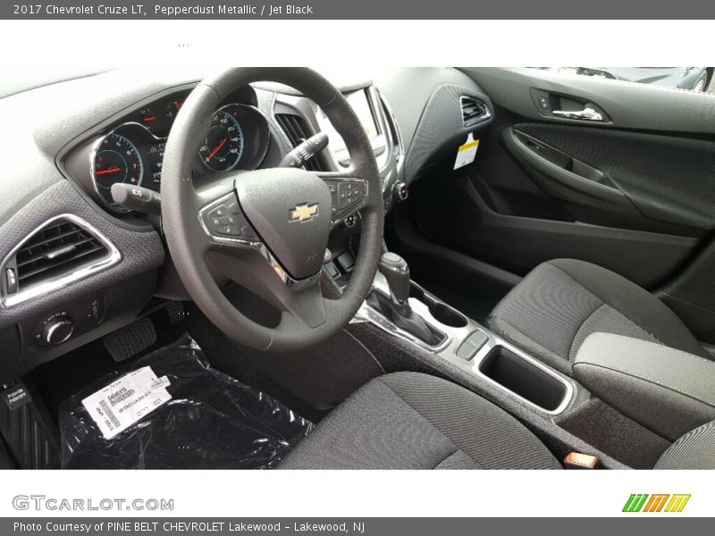 Pepperdust Metallic / Jet Black 2017 Chevrolet Cruze LT