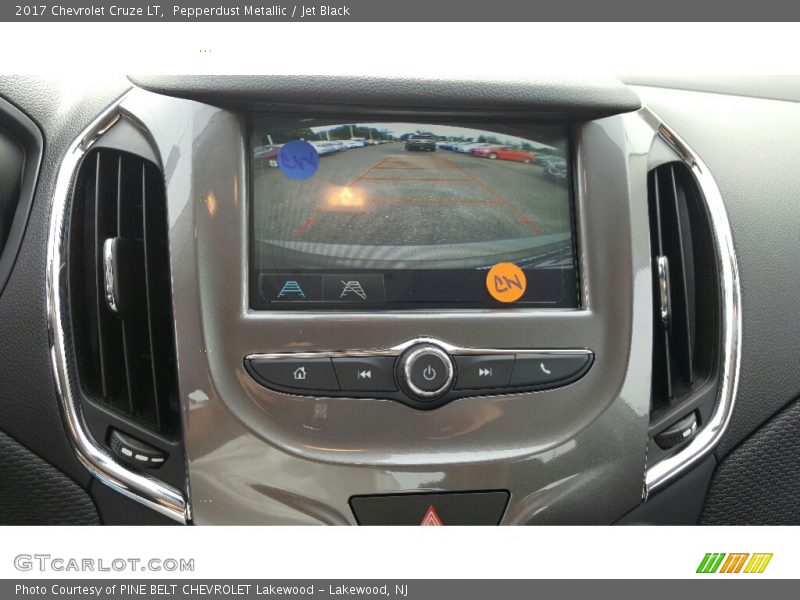 Pepperdust Metallic / Jet Black 2017 Chevrolet Cruze LT