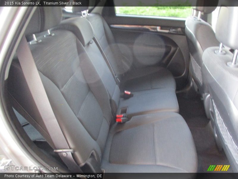 Titanium Silver / Black 2015 Kia Sorento LX