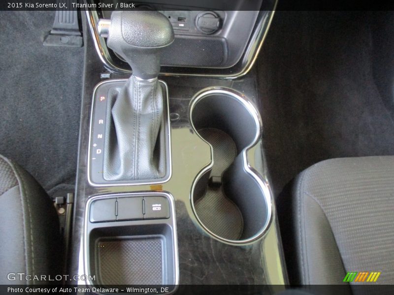 Titanium Silver / Black 2015 Kia Sorento LX