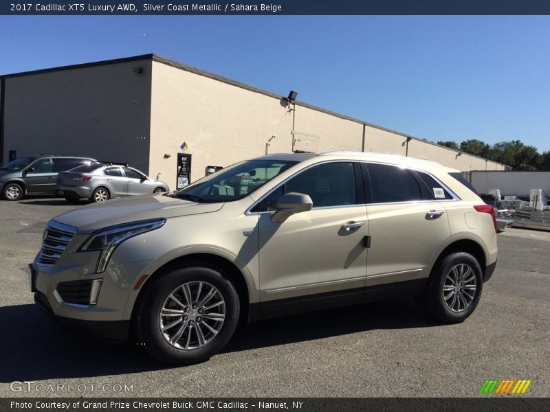 Front 3/4 View of 2017 XT5 Luxury AWD