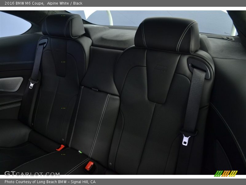 Rear Seat of 2016 M6 Coupe