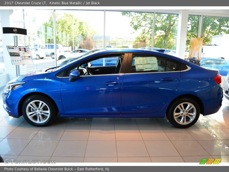 Kinetic Blue Metallic / Jet Black 2017 Chevrolet Cruze LT