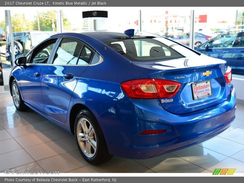 Kinetic Blue Metallic / Jet Black 2017 Chevrolet Cruze LT