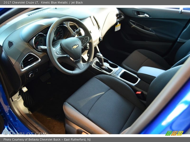 Kinetic Blue Metallic / Jet Black 2017 Chevrolet Cruze LT