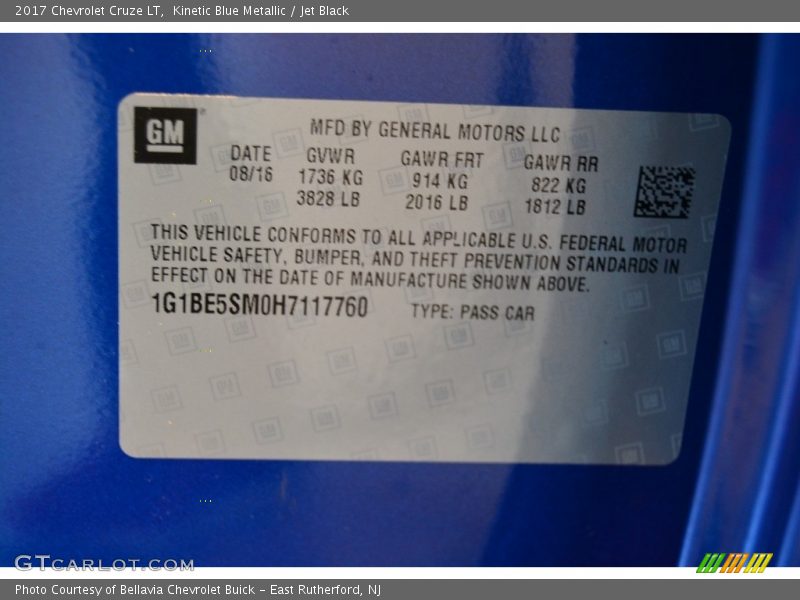 Kinetic Blue Metallic / Jet Black 2017 Chevrolet Cruze LT