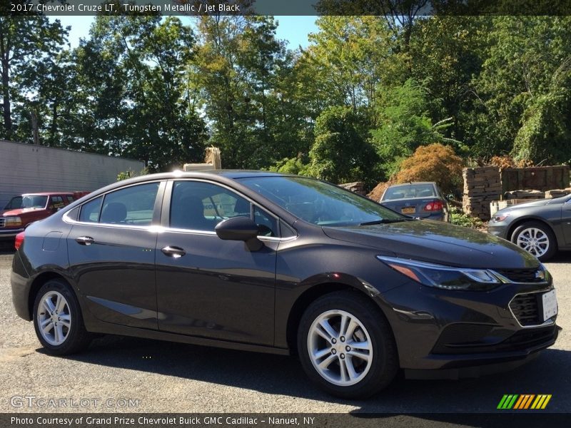 Tungsten Metallic / Jet Black 2017 Chevrolet Cruze LT