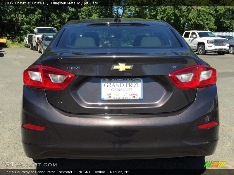 Tungsten Metallic / Jet Black 2017 Chevrolet Cruze LT