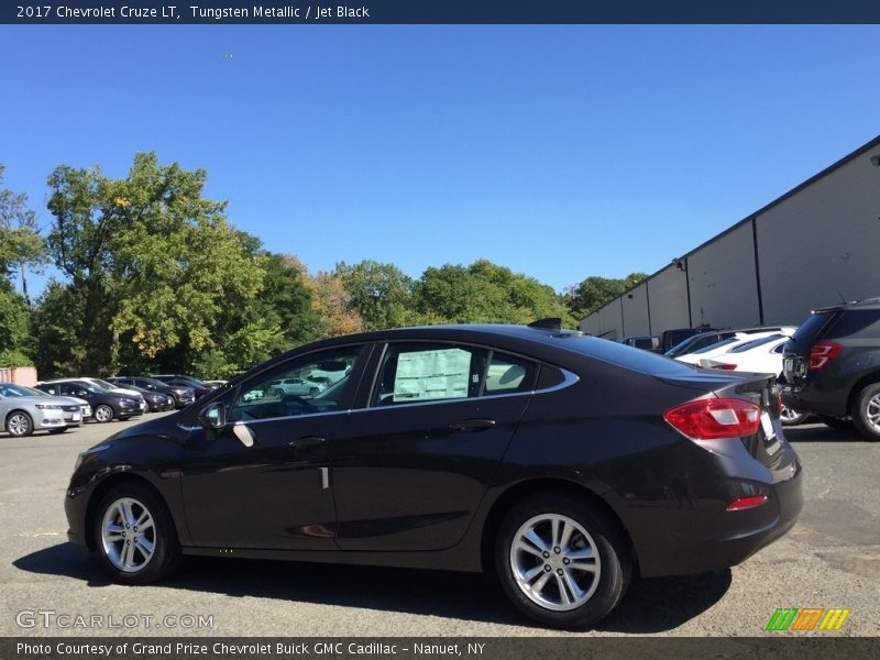Tungsten Metallic / Jet Black 2017 Chevrolet Cruze LT