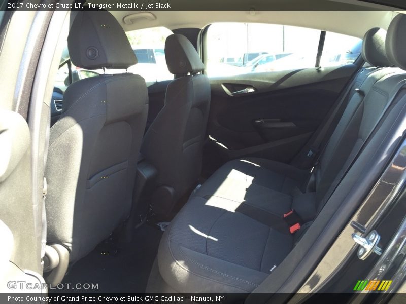 Tungsten Metallic / Jet Black 2017 Chevrolet Cruze LT