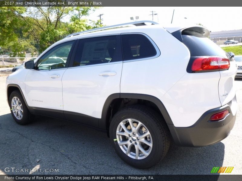 Bright White / Black 2017 Jeep Cherokee Latitude 4x4