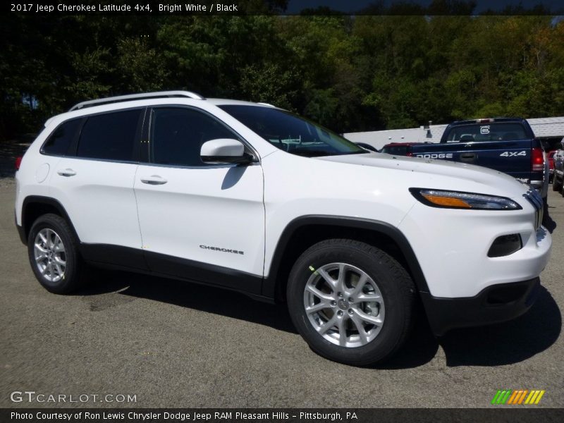 Bright White / Black 2017 Jeep Cherokee Latitude 4x4