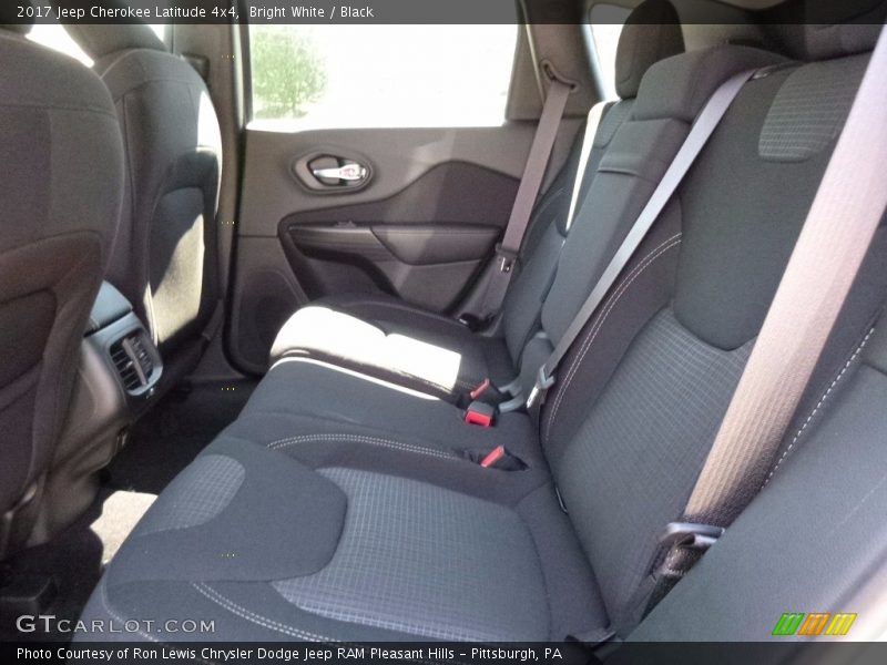 Bright White / Black 2017 Jeep Cherokee Latitude 4x4