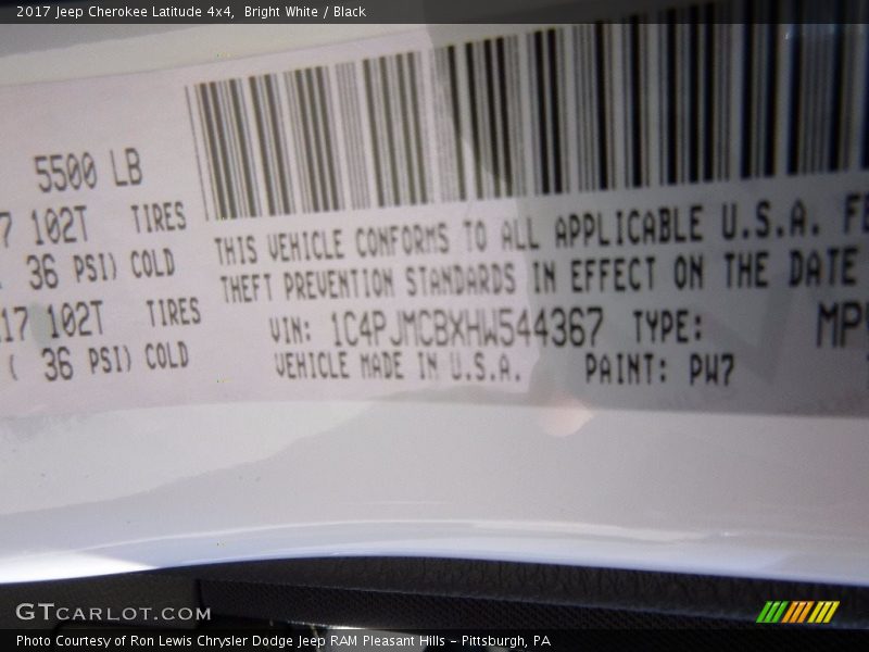 Bright White / Black 2017 Jeep Cherokee Latitude 4x4