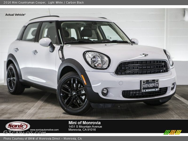 Light White / Carbon Black 2016 Mini Countryman Cooper