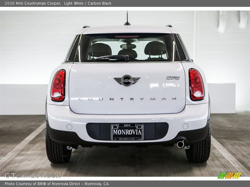 Light White / Carbon Black 2016 Mini Countryman Cooper