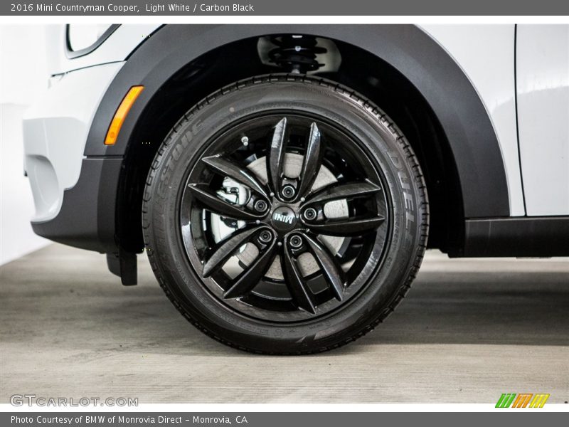 Light White / Carbon Black 2016 Mini Countryman Cooper