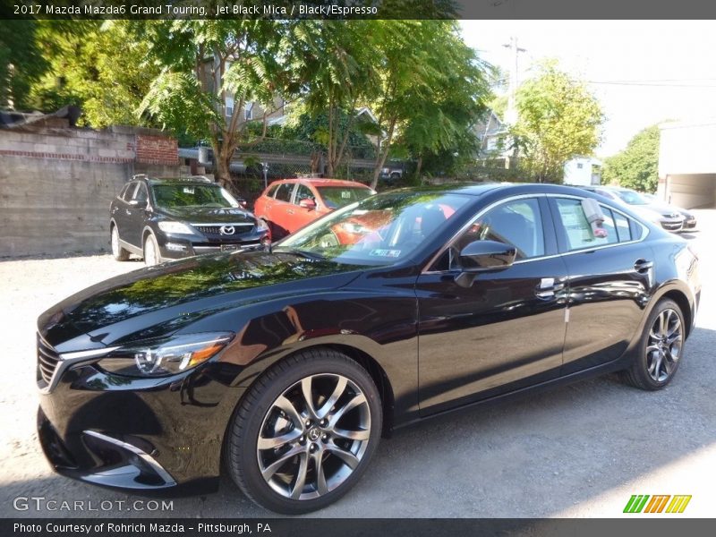 Front 3/4 View of 2017 Mazda6 Grand Touring