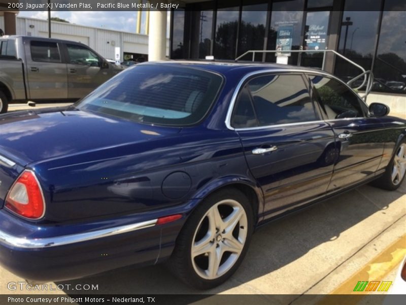 Pacific Blue Metallic / Barley 2005 Jaguar XJ Vanden Plas