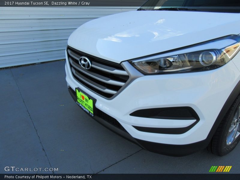 Dazzling White / Gray 2017 Hyundai Tucson SE