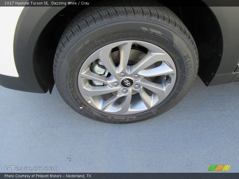 Dazzling White / Gray 2017 Hyundai Tucson SE