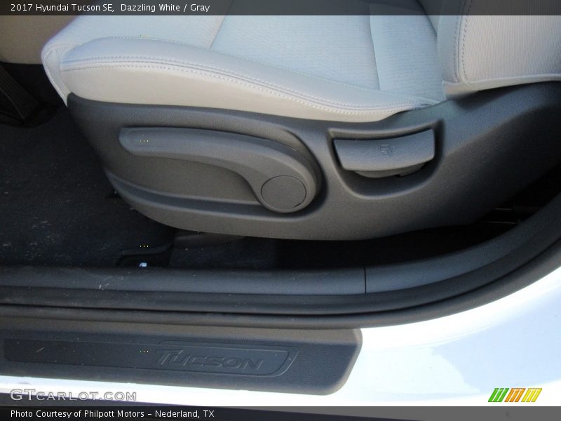 Dazzling White / Gray 2017 Hyundai Tucson SE