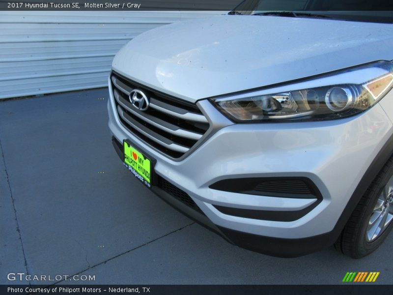 Molten Silver / Gray 2017 Hyundai Tucson SE