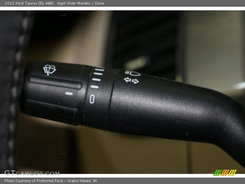 Ingot Silver Metallic / Dune 2013 Ford Taurus SEL AWD
