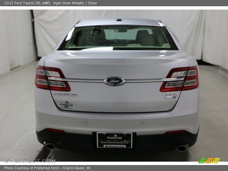 Ingot Silver Metallic / Dune 2013 Ford Taurus SEL AWD