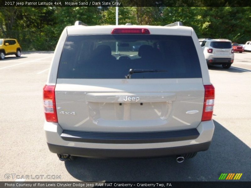 Mojave Sand / Dark Slate Gray 2017 Jeep Patriot Latitude 4x4