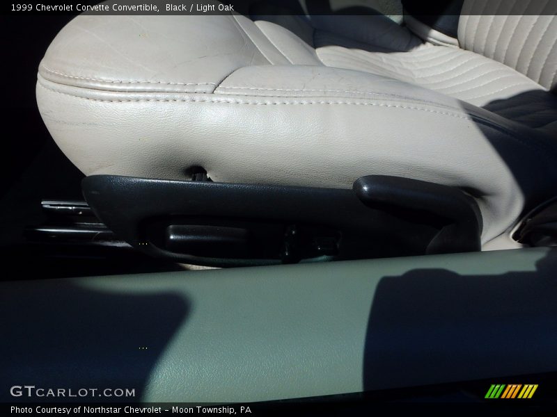 Black / Light Oak 1999 Chevrolet Corvette Convertible