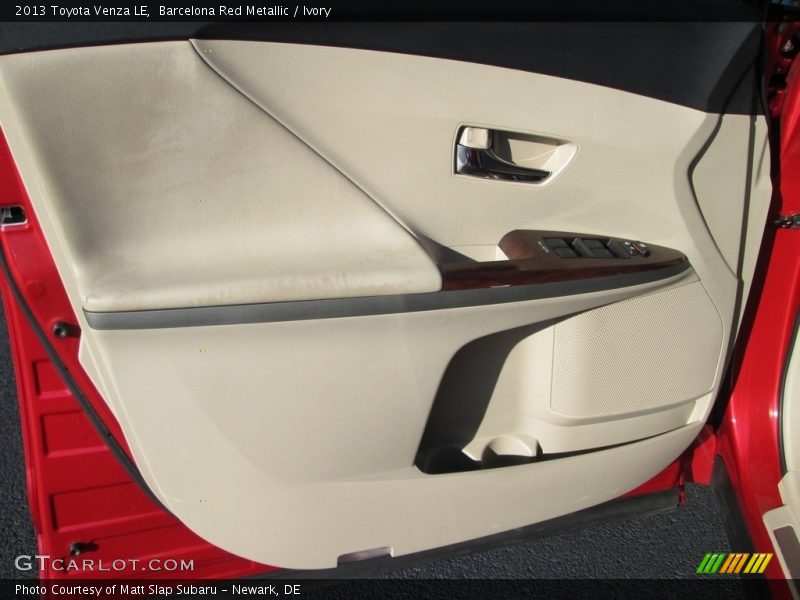 Barcelona Red Metallic / Ivory 2013 Toyota Venza LE
