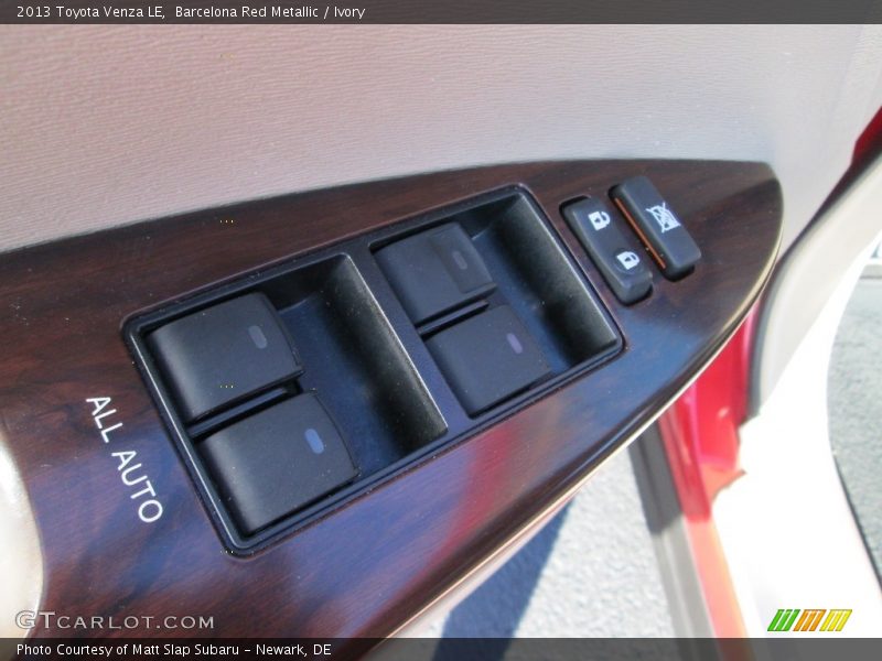 Barcelona Red Metallic / Ivory 2013 Toyota Venza LE