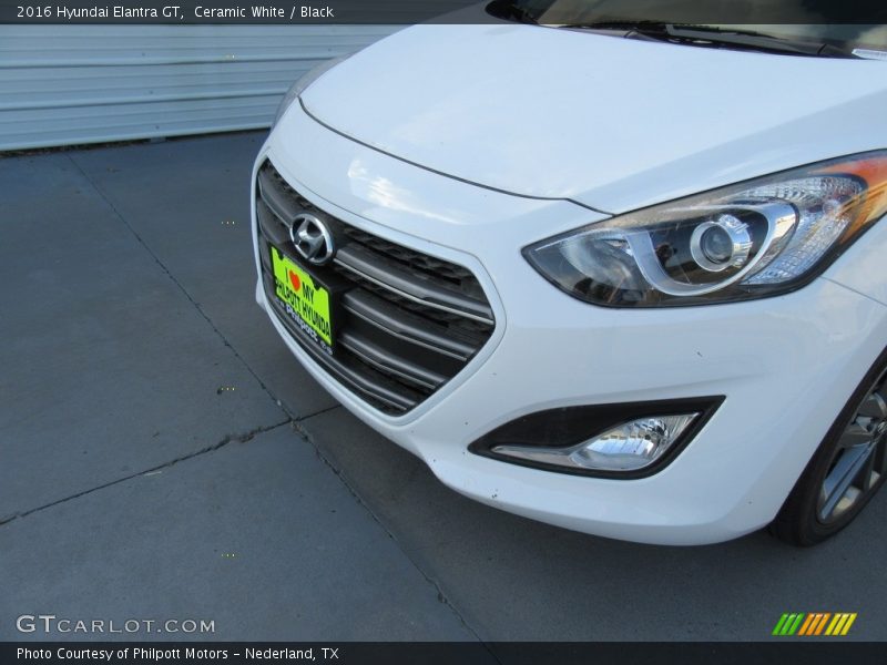 Ceramic White / Black 2016 Hyundai Elantra GT