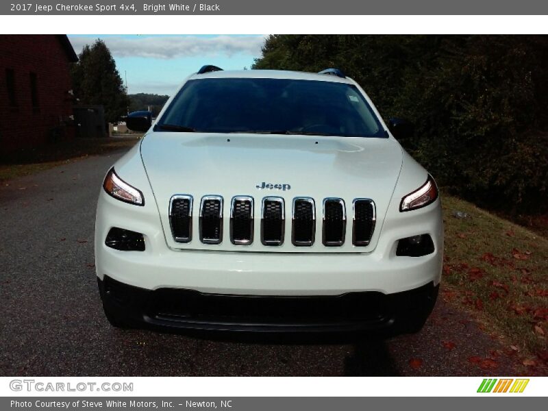 Bright White / Black 2017 Jeep Cherokee Sport 4x4