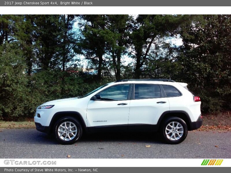 Bright White / Black 2017 Jeep Cherokee Sport 4x4