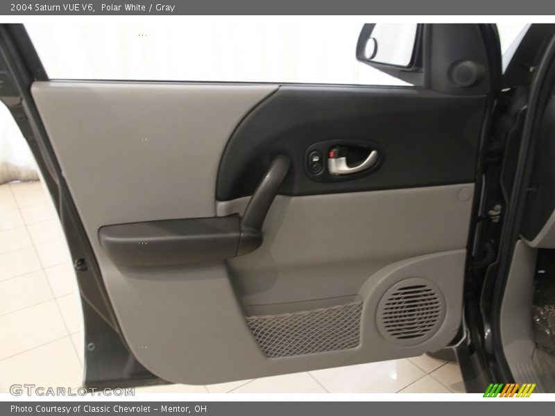 Polar White / Gray 2004 Saturn VUE V6