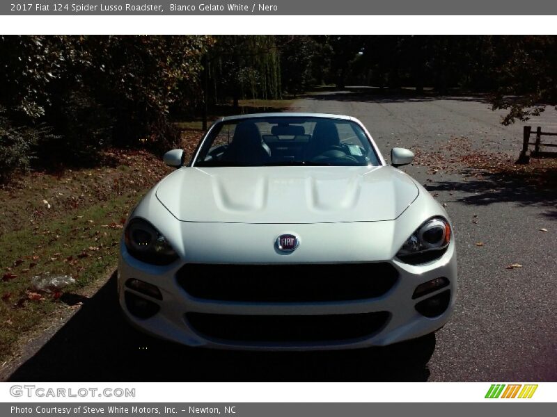 Bianco Gelato White / Nero 2017 Fiat 124 Spider Lusso Roadster