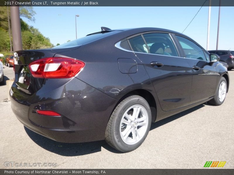 Tungsten Metallic / Jet Black 2017 Chevrolet Cruze LT