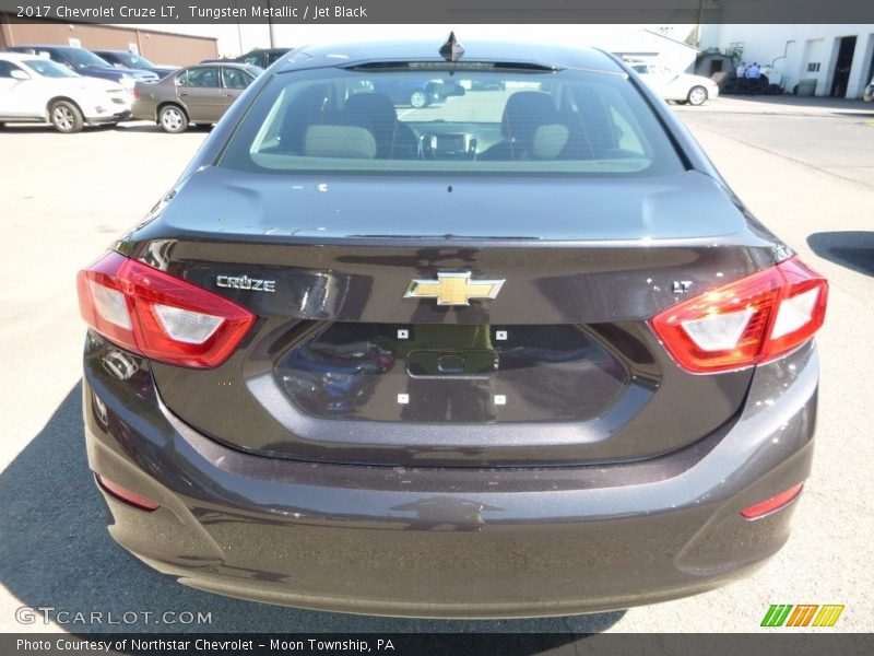 Tungsten Metallic / Jet Black 2017 Chevrolet Cruze LT