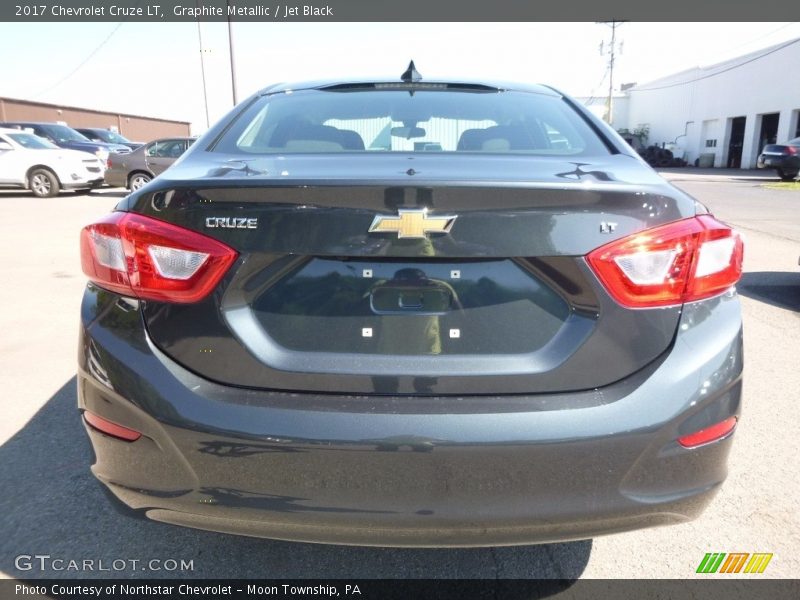 Graphite Metallic / Jet Black 2017 Chevrolet Cruze LT