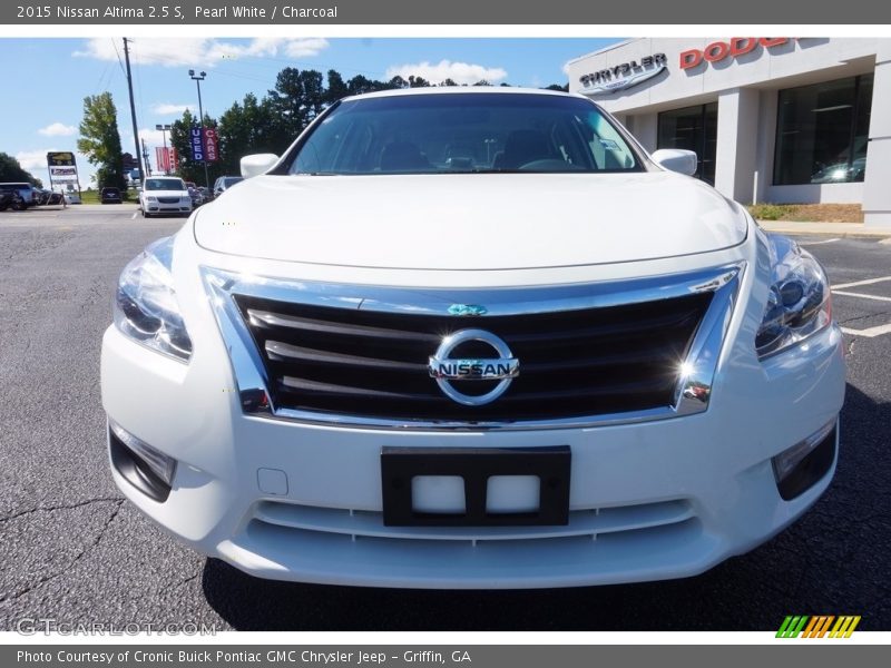 Pearl White / Charcoal 2015 Nissan Altima 2.5 S
