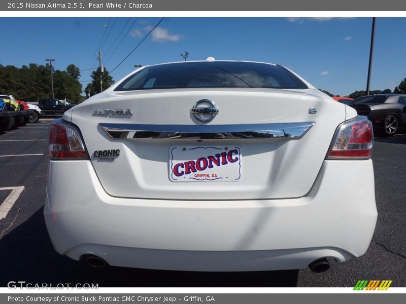 Pearl White / Charcoal 2015 Nissan Altima 2.5 S