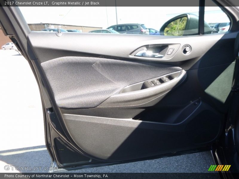 Graphite Metallic / Jet Black 2017 Chevrolet Cruze LT
