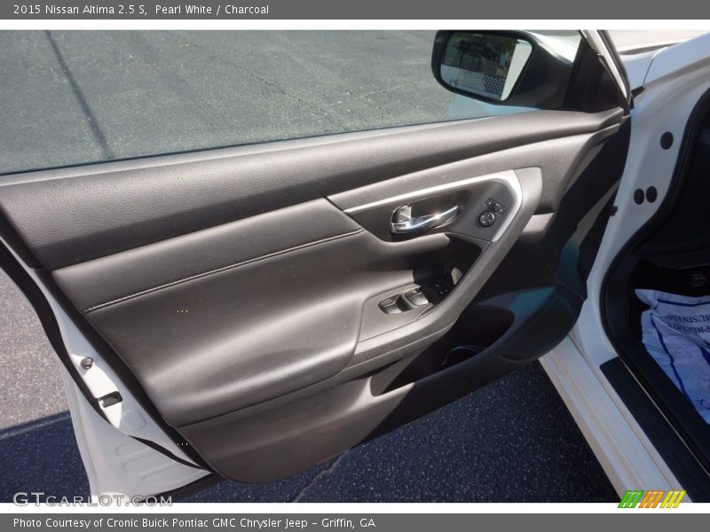 Pearl White / Charcoal 2015 Nissan Altima 2.5 S